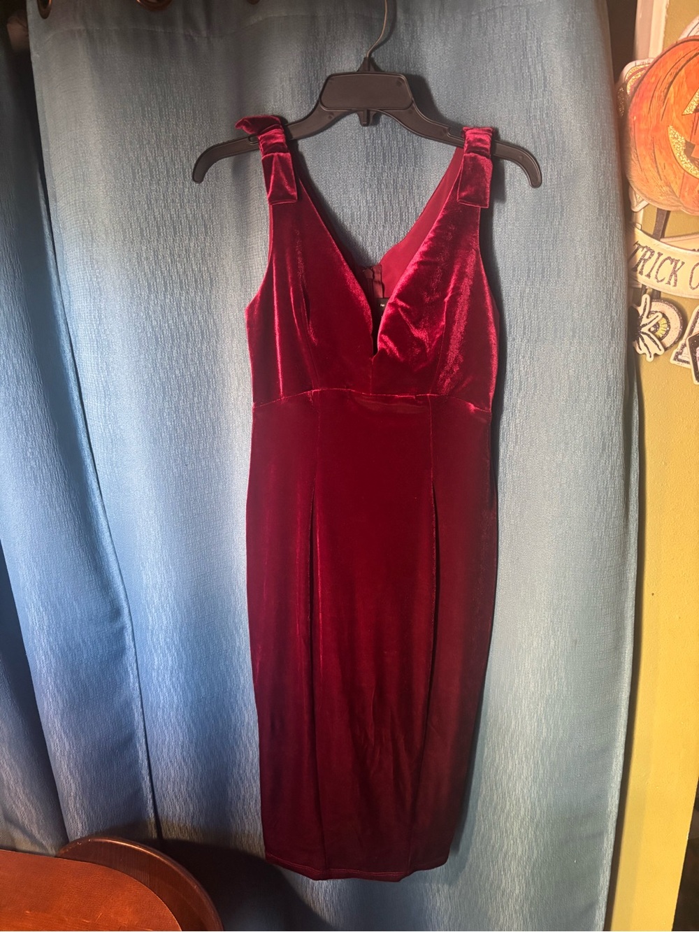 Pinup Girl Laura Byrnes Velvet Red Gilda Dress - Picture 4 of 13